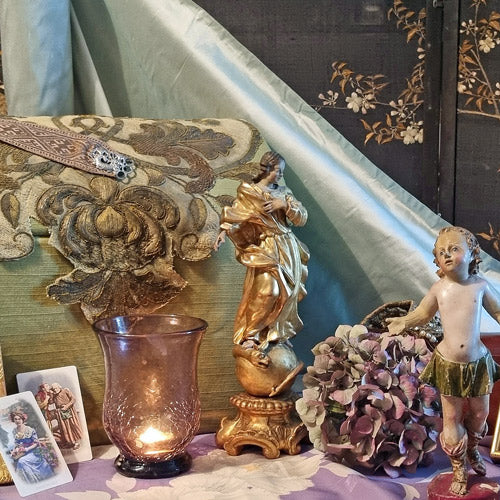Antique and Vintage - with magic!