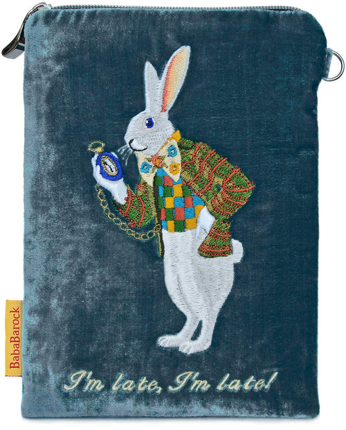 "Ich bin spät!" - Besticktes Armband aus Seidensamt mit weißem Kaninchen. Blaugrün.
